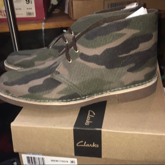 NWT/BOX CLARKS CAMO CHUKKA BOOTS, SIZE 9.5 - Picture 2 of 3